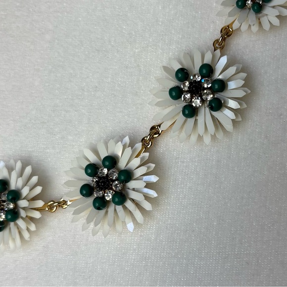ANN TAYLOR 🖤💚 Floral Necklace - Picture 3 of 10